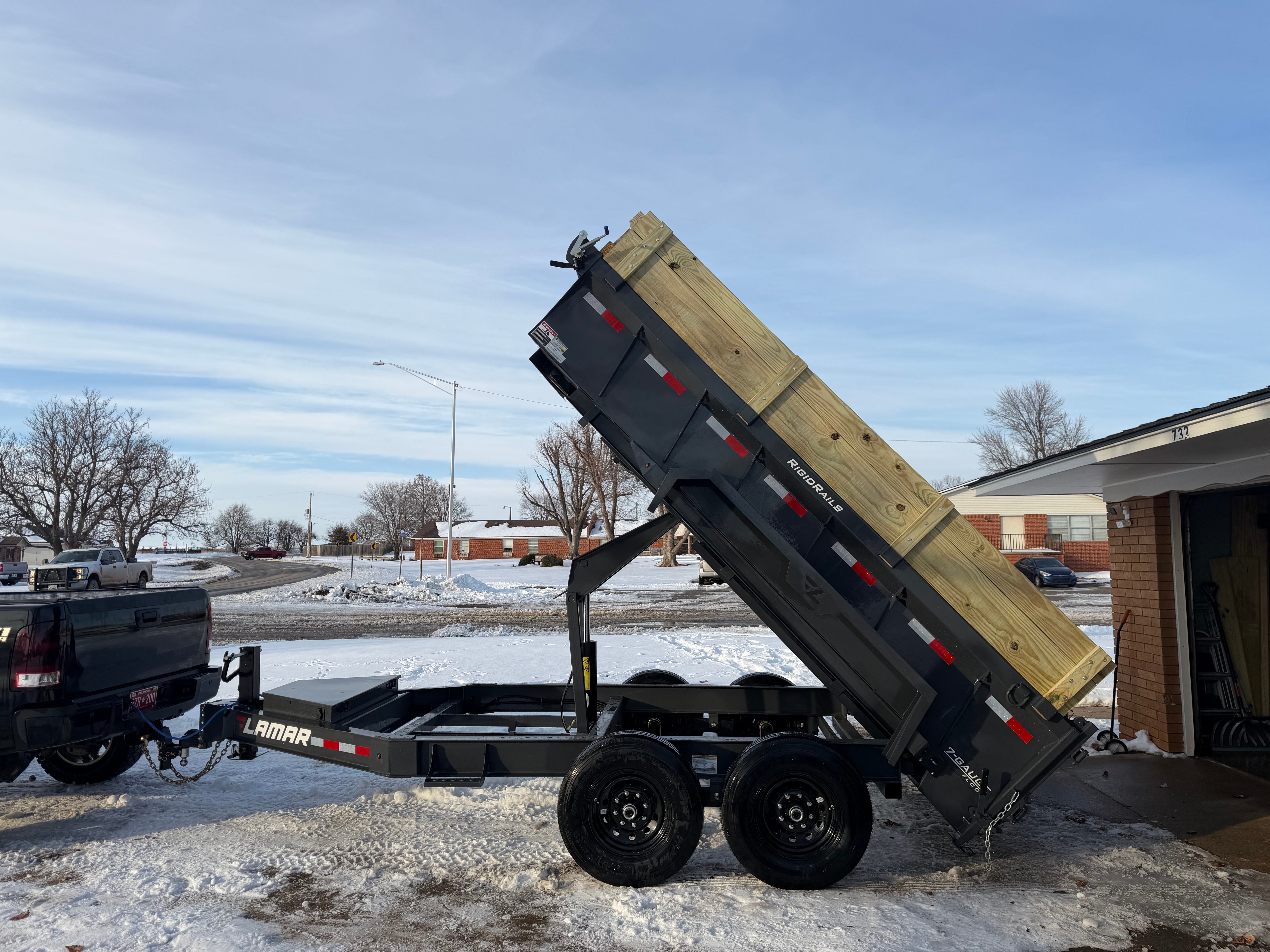 12 Foot Lamar Dump Trailer thumbnail 2